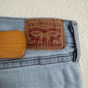 Levi’s 314 Shaping Straight Jeans – Women’s Size 29